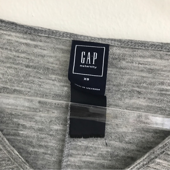 Gap maternity soft gray long sleeve v neck top - Picture 2 of 4